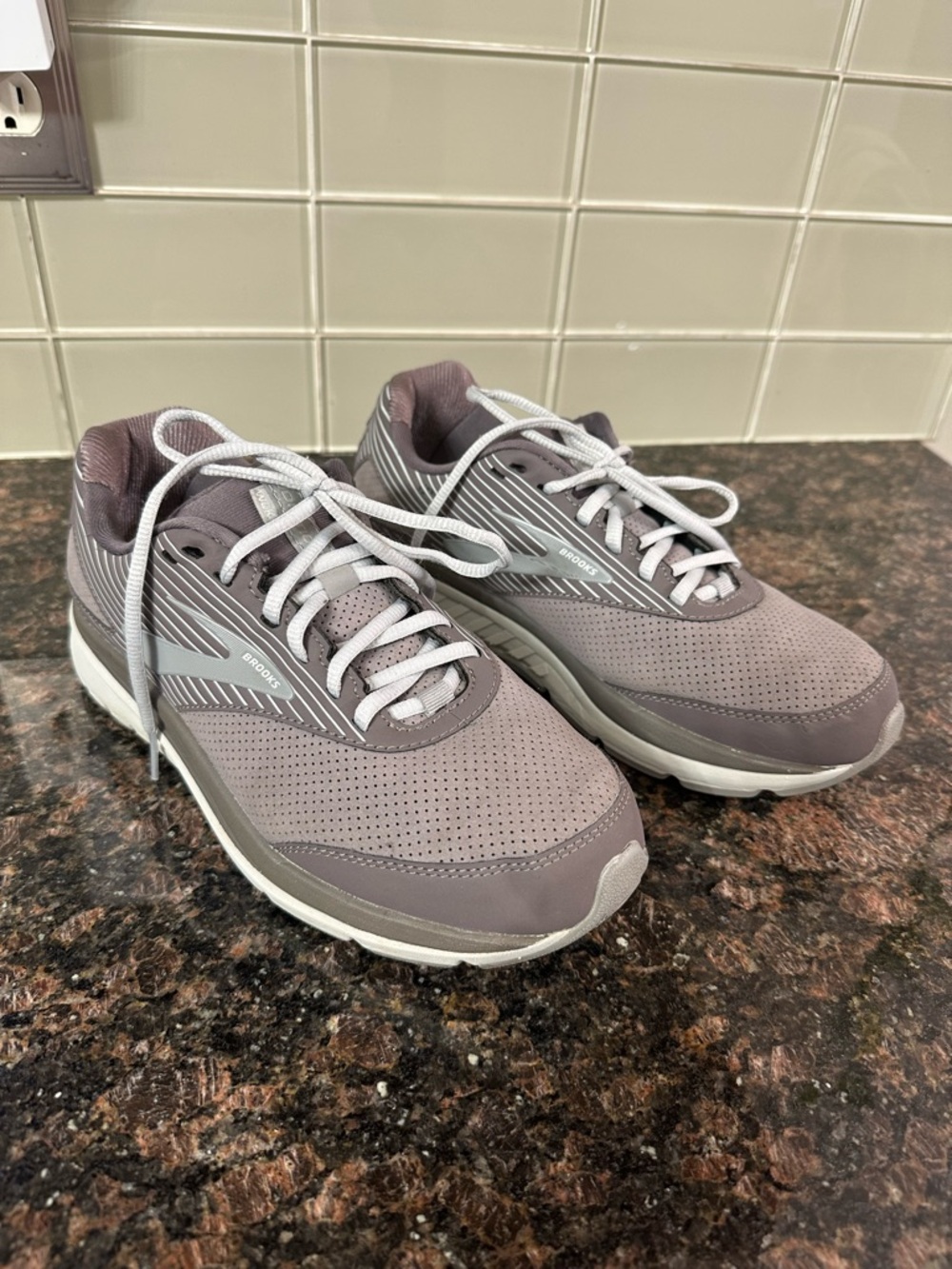 Brooks Women’s Taupe/Light Gray Athletic Walker Sneakers 9